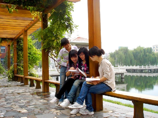 晋安路校区校内一角