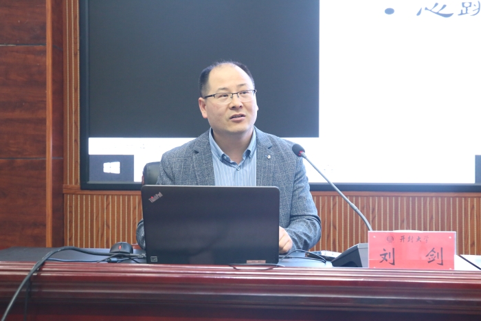 FZ10028856737_A2124668