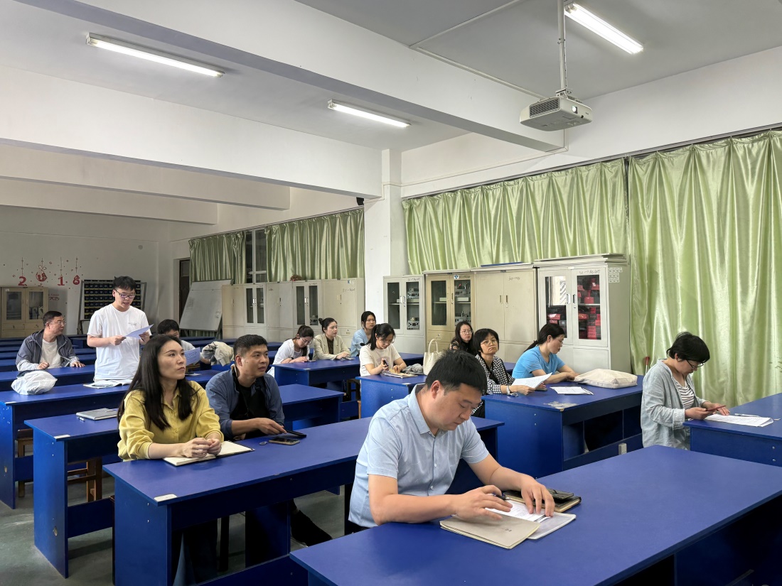 智能制造学院开展“学习贯彻八项规定，风清气正做表率”主题党日活动