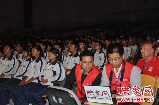 映象网记者在现场