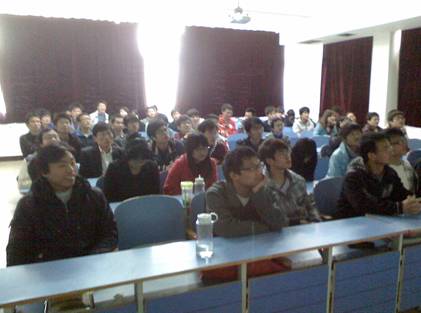 机电一体化专业组织学习两会知识