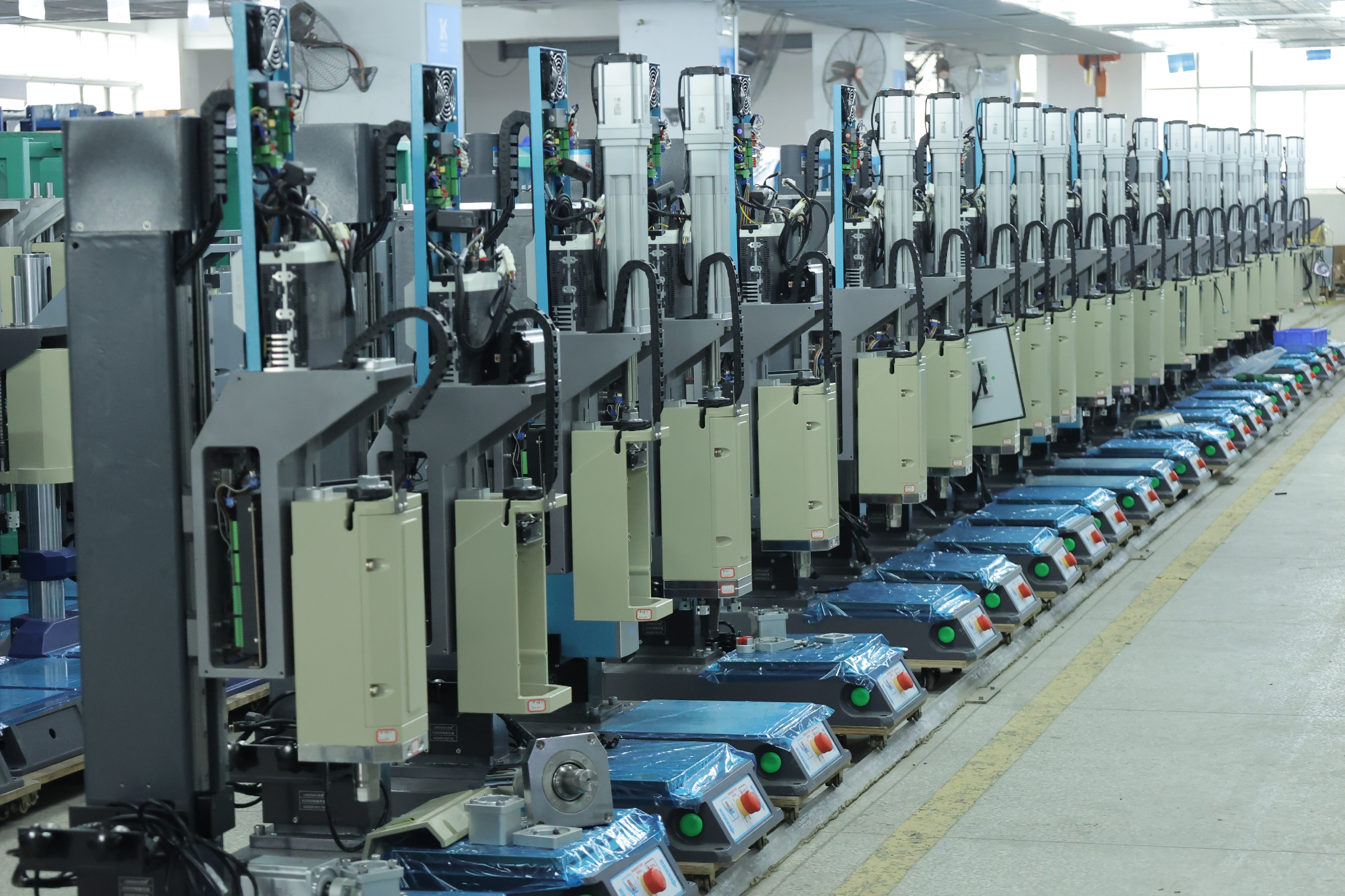 2D3A2056.JPG 超声波塑料焊接机:重塑未来制造,超越传统工艺(图1)